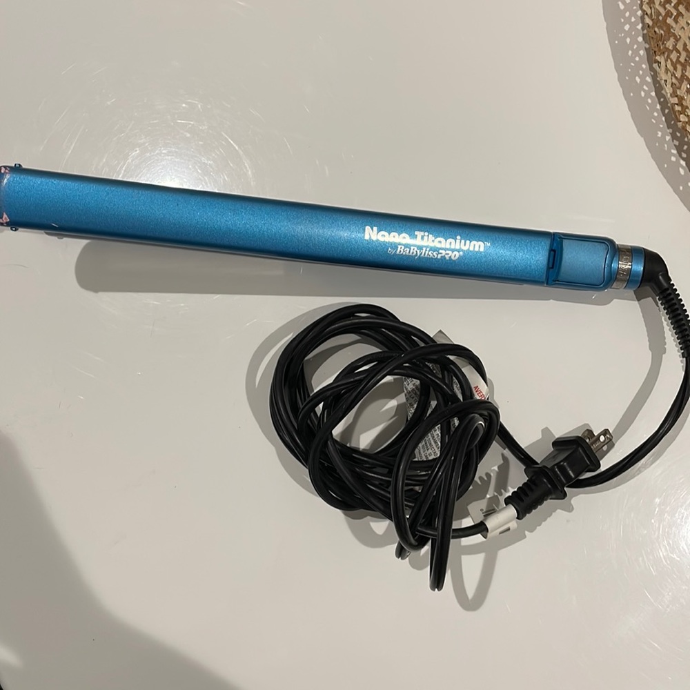 BabyLiss Pro Nano Titanium Plated Flat Iron 1”